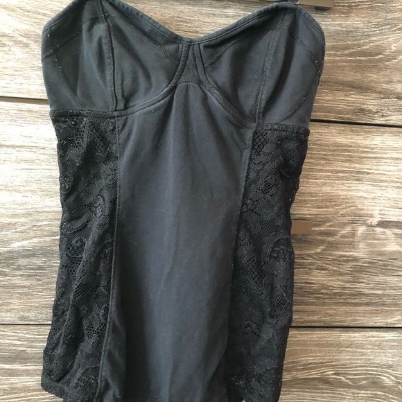 3 for 25 💕 Aritzia tank tops sold as a pair - Picture 2 of 7